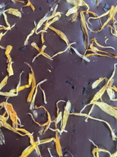 Load image into Gallery viewer, Botanical Chocolate Upclose - Blood Orange - Elderflower - Rose Petal - Toffee
