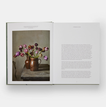 Load image into Gallery viewer, The Tulip Garden: Growing and Collecting Species, Rare and Annual Varieties by  Polly Nicholson
