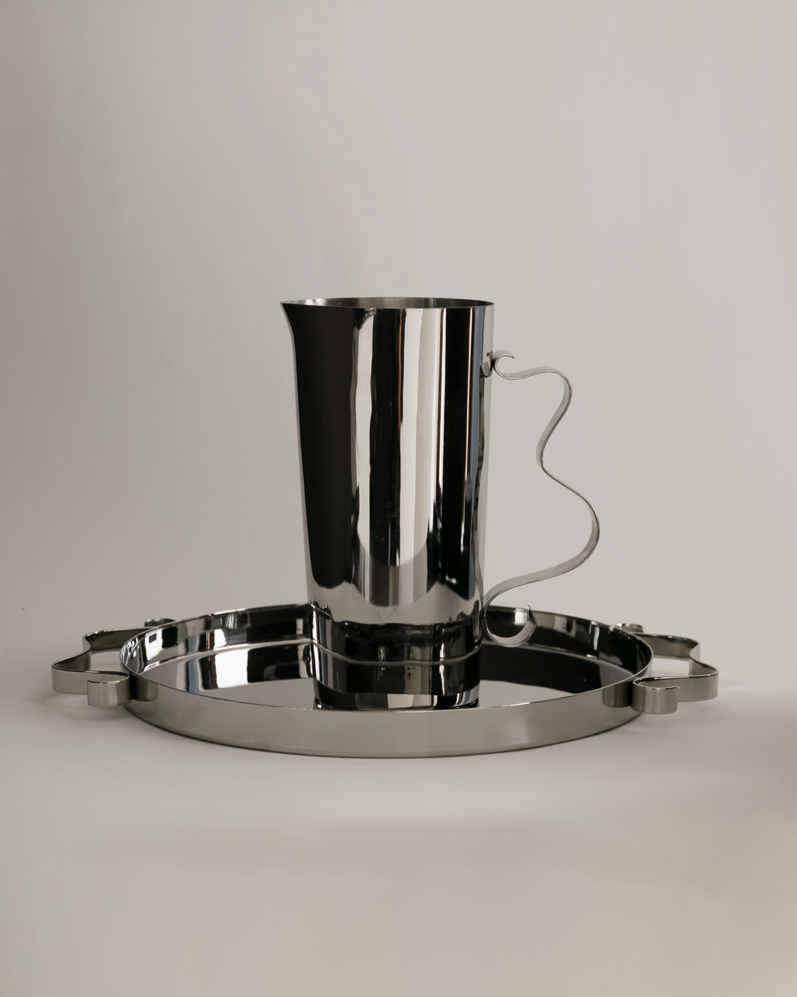 Squiggle Pitcher