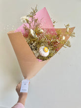 Load image into Gallery viewer, Dried Flower Bouquet - Designers Choice
